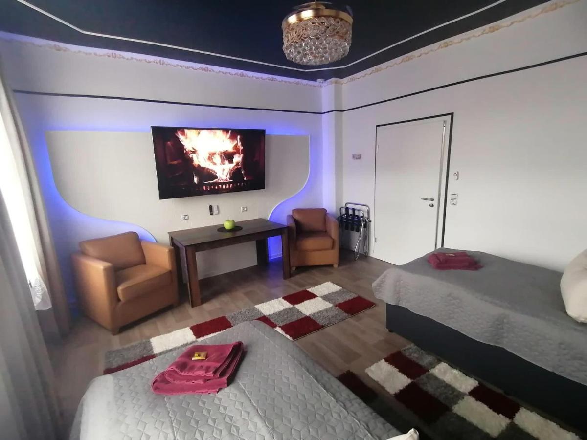 Best-Preis -Gold Suite- Mit Netflix, Self-Check-In, Ebike Ladestation, Fahrradraum, Wlan, Netflix Und Massagesessel - Direkt Am Elberadweg Im Herzen Von Wittenberge Dış mekan fotoğraf