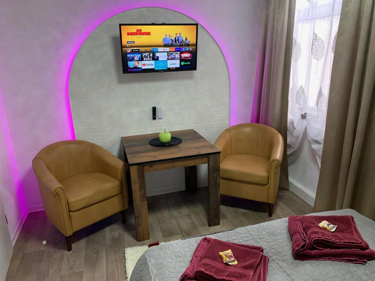 Best-Preis -Gold Suite- Mit Netflix, Self-Check-In, Ebike Ladestation, Fahrradraum, Wlan, Netflix Und Massagesessel - Direkt Am Elberadweg Im Herzen Von Wittenberge Dış mekan fotoğraf