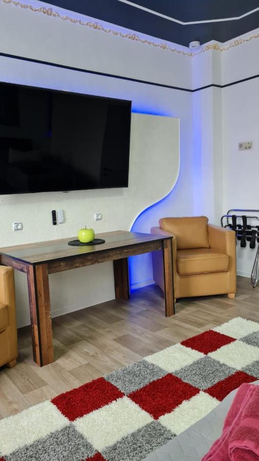Best-Preis -Gold Suite- Mit Netflix, Self-Check-In, Ebike Ladestation, Fahrradraum, Wlan, Netflix Und Massagesessel - Direkt Am Elberadweg Im Herzen Von Wittenberge Dış mekan fotoğraf