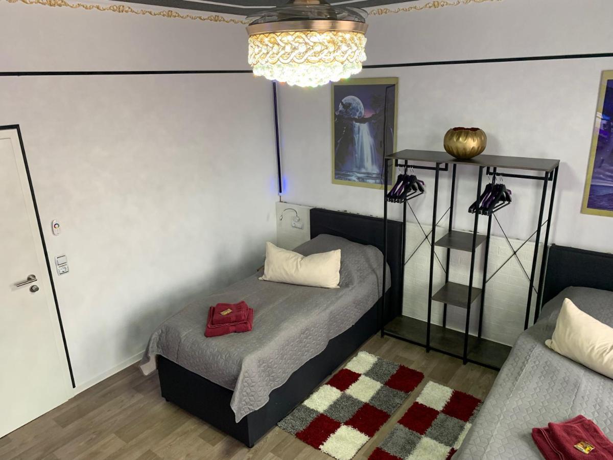 Best-Preis -Gold Suite- Mit Netflix, Self-Check-In, Ebike Ladestation, Fahrradraum, Wlan, Netflix Und Massagesessel - Direkt Am Elberadweg Im Herzen Von Wittenberge Dış mekan fotoğraf