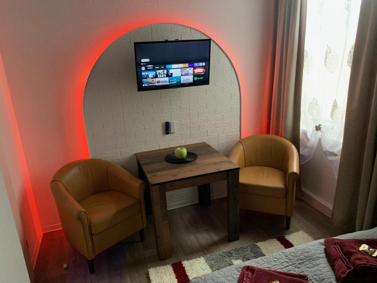 Best-Preis -Gold Suite- Mit Netflix, Self-Check-In, Ebike Ladestation, Fahrradraum, Wlan, Netflix Und Massagesessel - Direkt Am Elberadweg Im Herzen Von Wittenberge Dış mekan fotoğraf