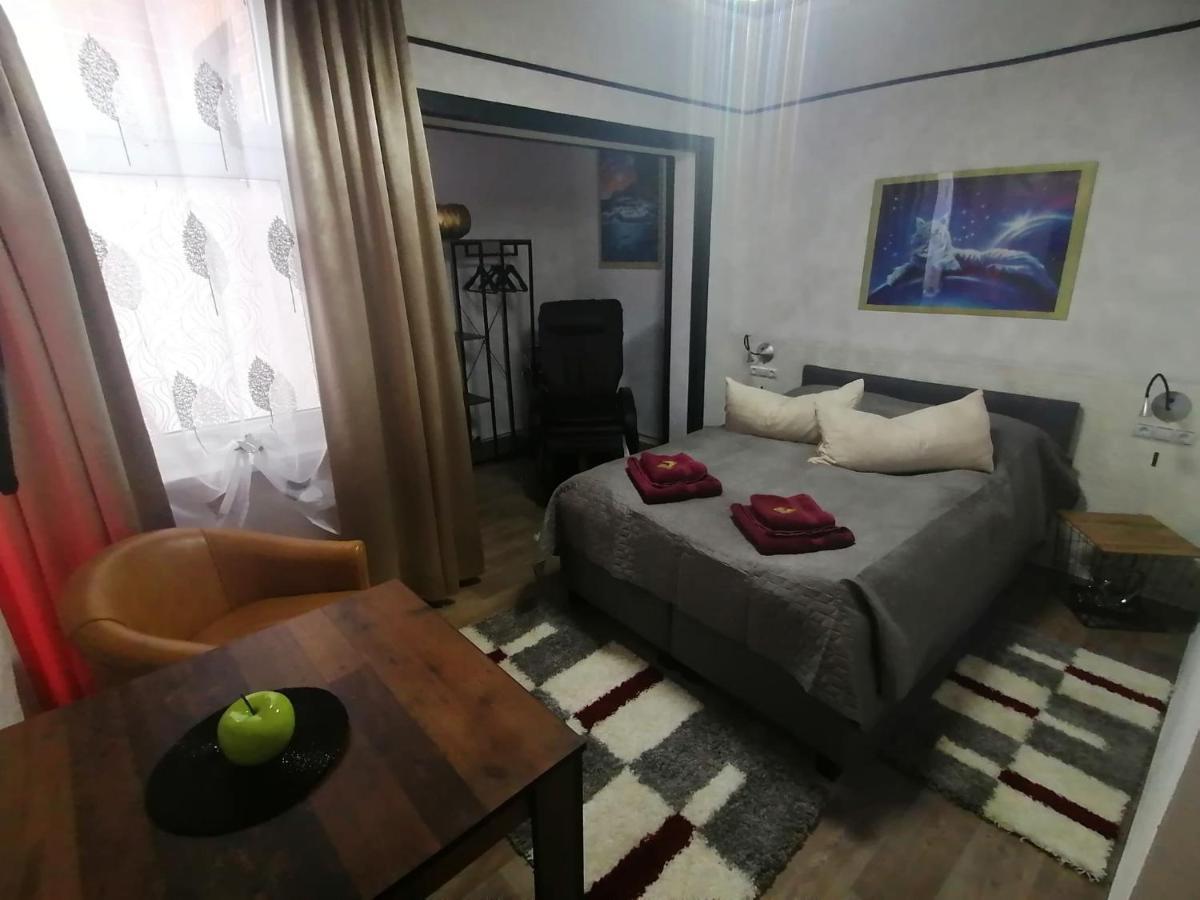 Best-Preis -Gold Suite- Mit Netflix, Self-Check-In, Ebike Ladestation, Fahrradraum, Wlan, Netflix Und Massagesessel - Direkt Am Elberadweg Im Herzen Von Wittenberge Dış mekan fotoğraf